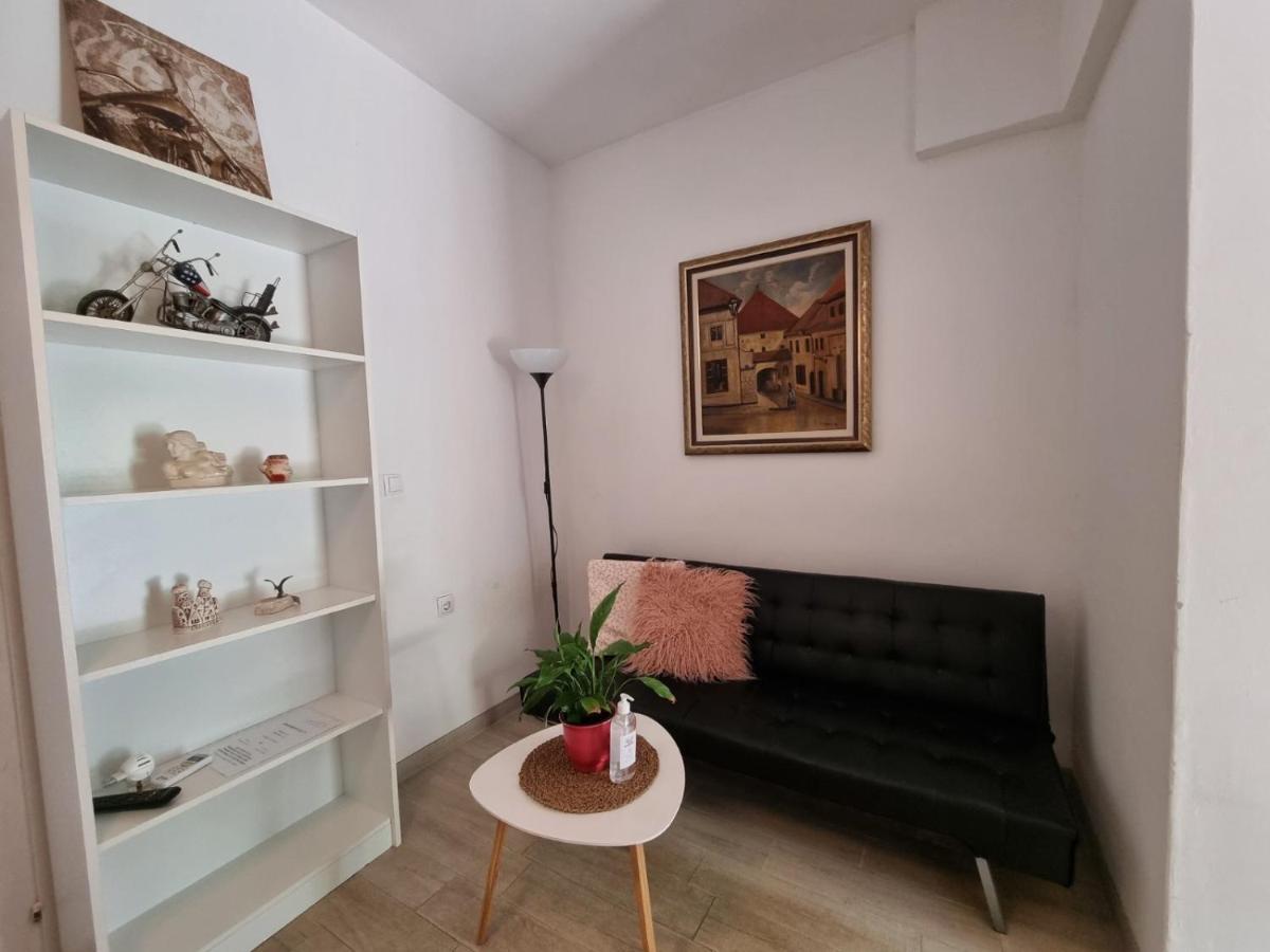 Apartments Lav 乌马格 外观 照片
