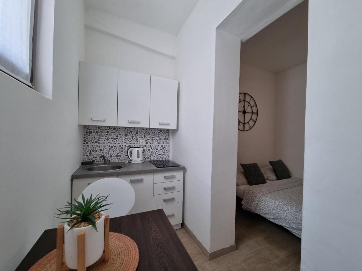 Apartments Lav 乌马格 外观 照片