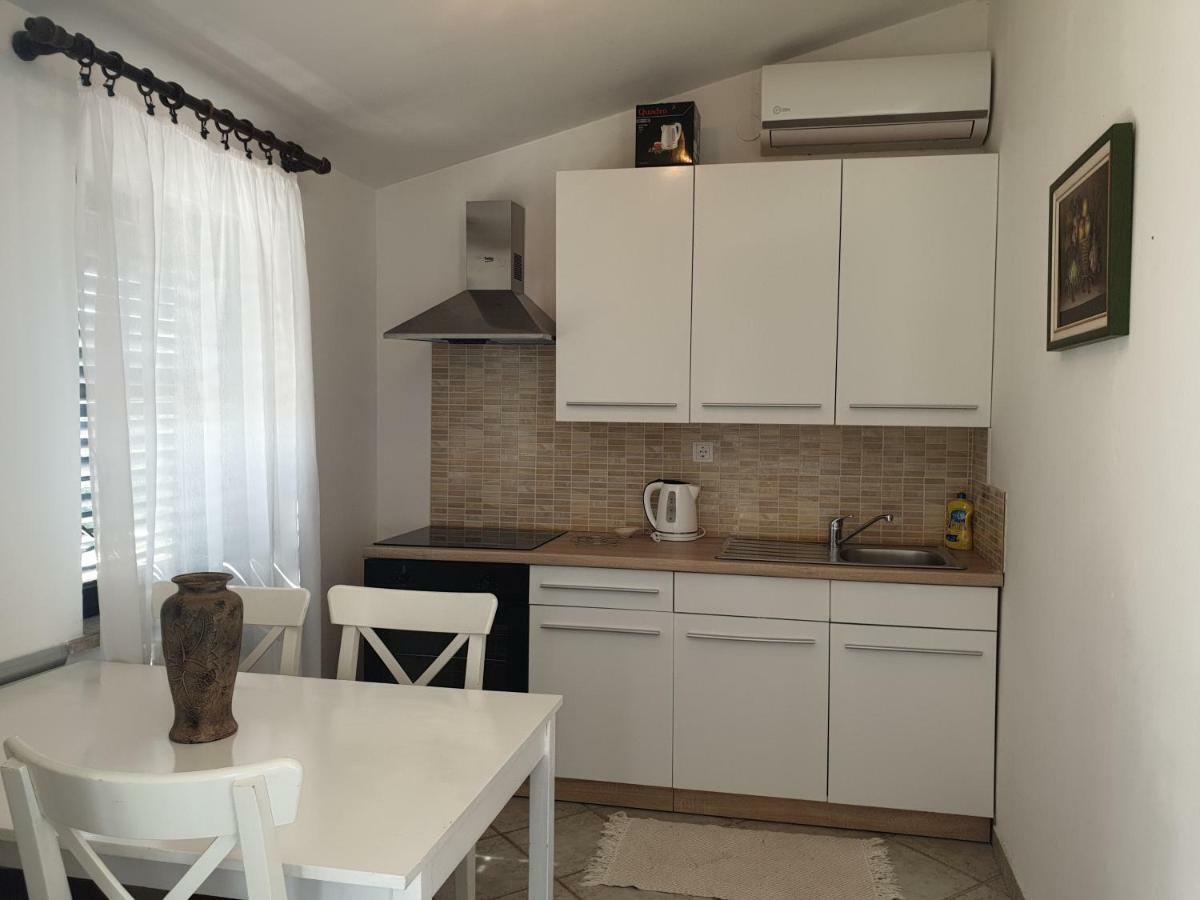 Apartments Lav 乌马格 客房 照片